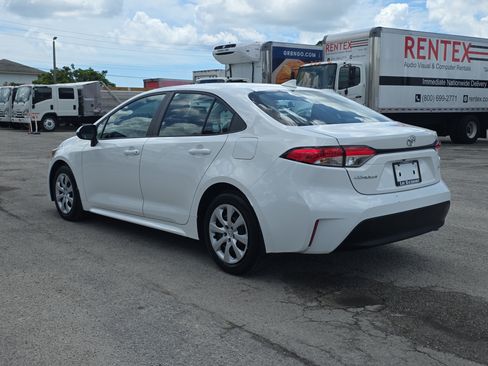 Used 2024 Toyota Corolla LE FWD image 5