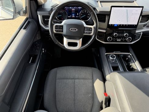 Used 2024 Ford Expedition XLT RWD image 14