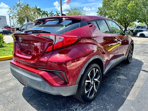 Used 2018 Toyota C-HR XLE FWD image 5