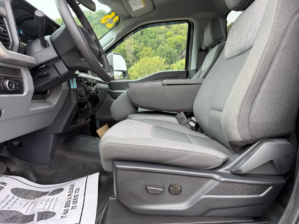 Used 2026 Ford F350 XLT AWD/4WD image 19
