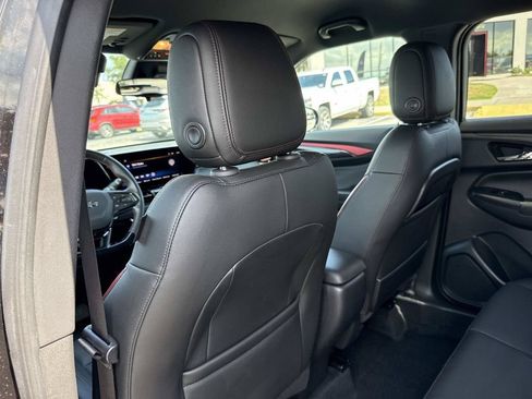 Used 2024 Chevrolet TrailBlazer RS FWD image 12