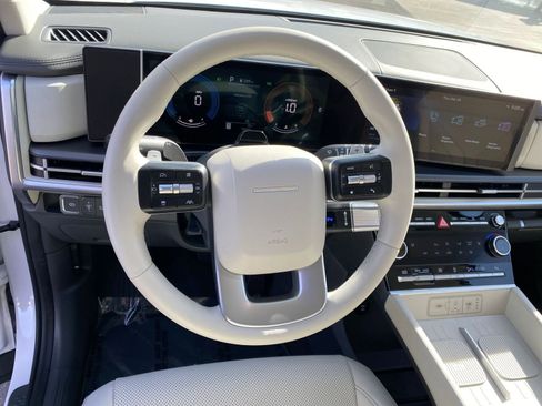 Used 2025 Hyundai Santa Fe SEL image 30