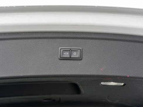 Used 2023 Audi Q5 2.0T Premium w/ Convenience Package image 11