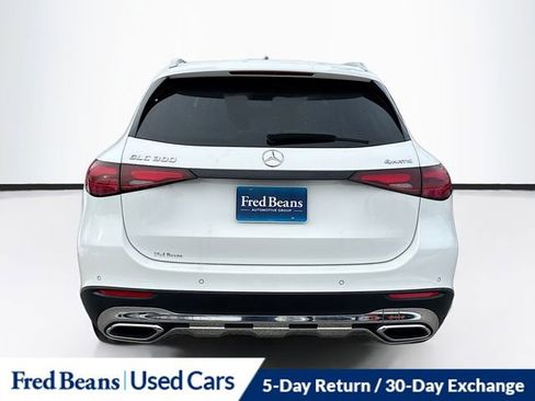 Used 2025 Mercedes-Benz GLC 300 4MATIC image 6