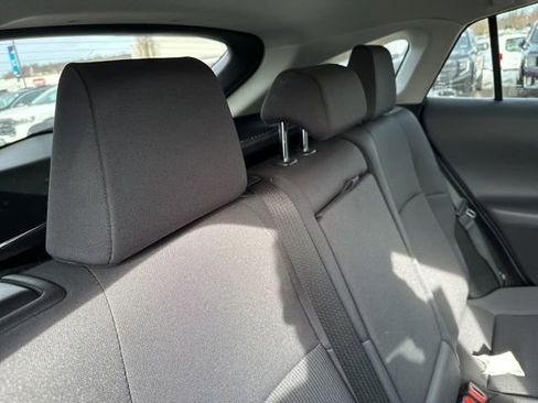 Used 2021 Toyota Venza LE image 13