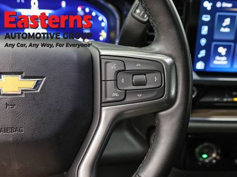Used 2023 Chevrolet Silverado 1500 LT AWD/4WD image 16