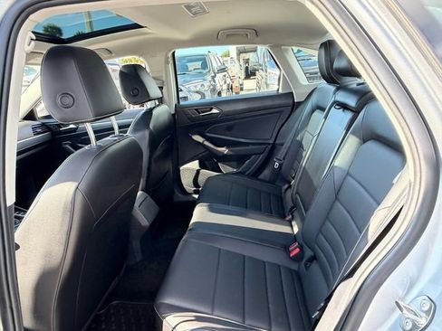 Used 2022 Volkswagen Jetta SE FWD image 12