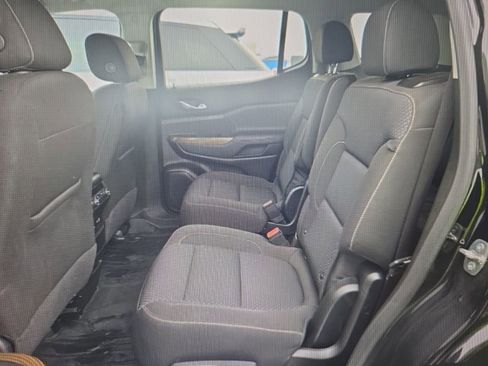 Used 2023 GMC Acadia SLE w/ Driver Convenience Package image 12