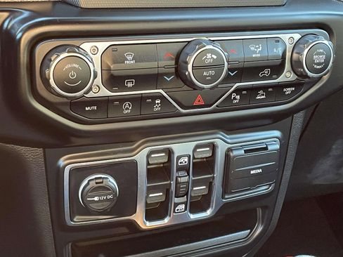 Used 2021 Jeep Wrangler Unlimited Sport S image 31