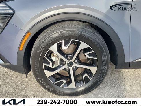 Used 2024 Kia Sportage EX FWD image 6