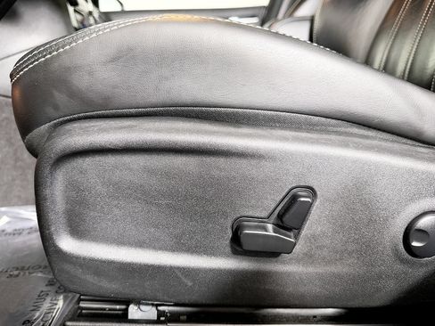 Used 2023 Chrysler 300 S RWD image 33