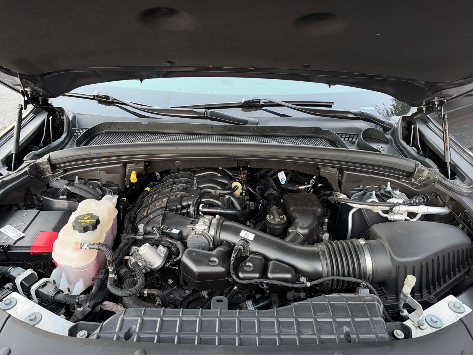 Used 2025 Jeep Grand Cherokee Altitude RWD image 19