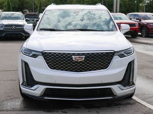 Used 2023 Cadillac XT6 Premium Luxury w/ Technology Package image 2
