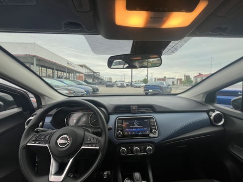 Used 2025 Nissan Versa SV FWD image 31