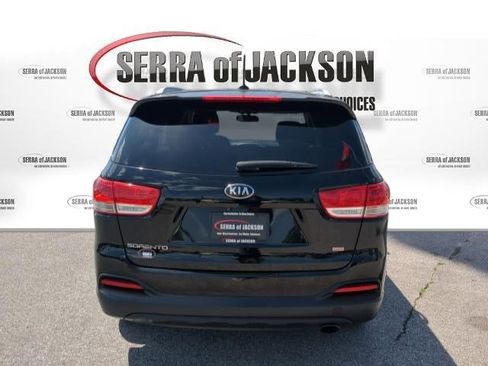 Used 2016 Kia Sorento LX image 7