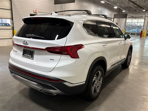 Used 2023 Hyundai Santa Fe SEL w/ Premium Package image 4