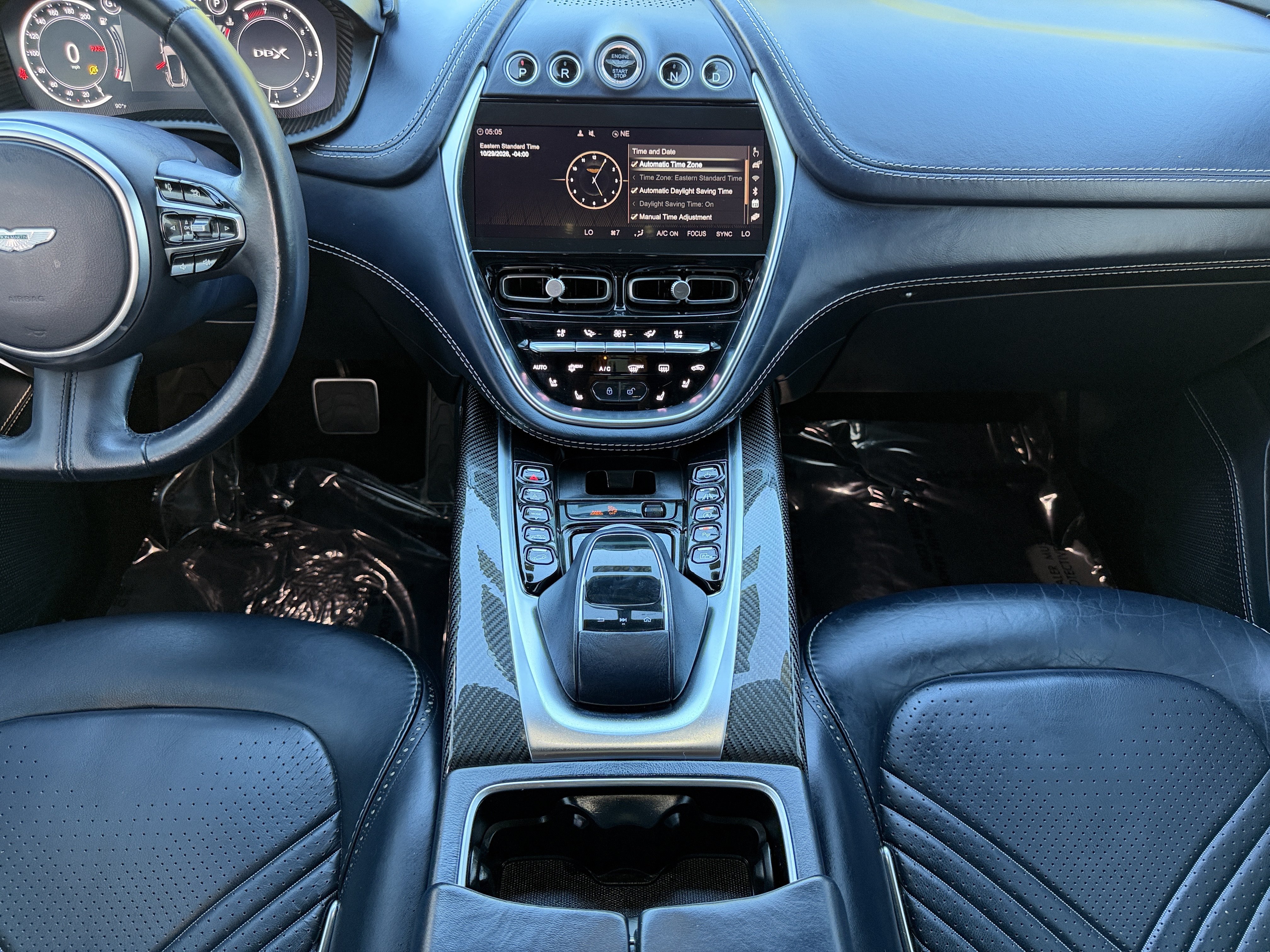 Used 2021 Aston Martin DBX AWD/4WD image 16