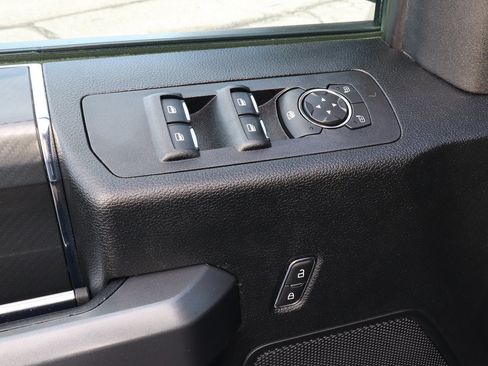 Used 2018 Ford F150 XLT w/ Equipment Group 302A Luxury AWD/4WD image 17