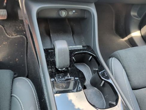 Used 2023 Volvo XC40 Recharge Plus AWD/4WD image 16