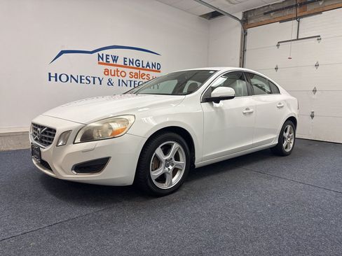 Used 2013 Volvo S60 T5 AWD/4WD image 1