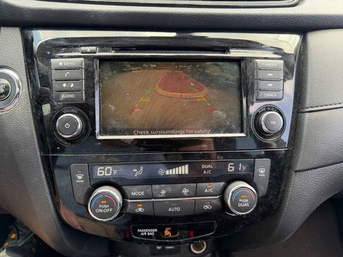 Used 2019 Nissan Rogue SV FWD image 32