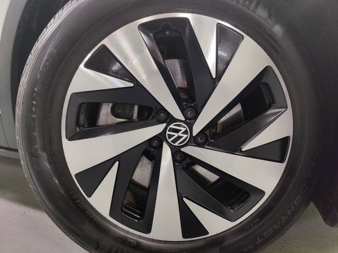 Certified 2024 Volkswagen ID.4 2WD image 20