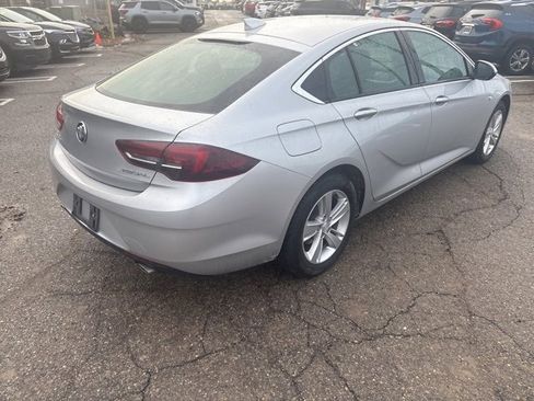 Used 2018 Buick Regal Preferred image 3