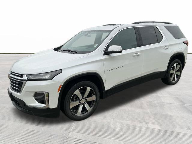 Used 2023 Chevrolet Traverse LT w/ LT Premium Package AWD/4WD image 3
