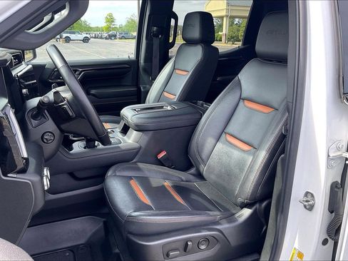 Used 2022 GMC Sierra 1500 AT4 w/ AT4 Premium Package AWD/4WD image 7