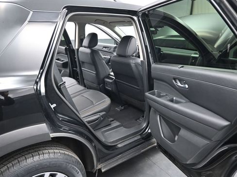 Used 2025 Nissan Pathfinder SL image 20