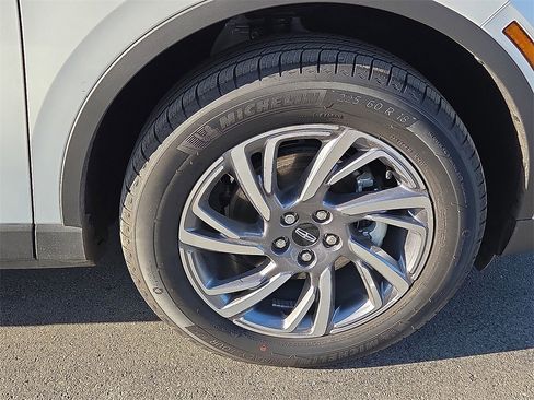 New 2026 Lincoln Corsair Premiere image 7