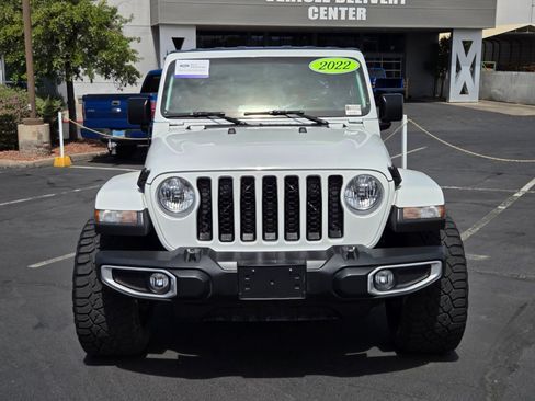 Used 2022 Jeep Gladiator Overland w/ Trailer Tow Package AWD/4WD image 8