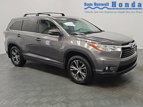 Used 2016 Toyota Highlander XLE FWD image 1