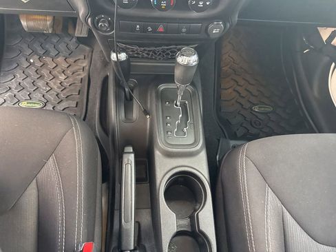 Used 2013 Jeep Wrangler Unlimited Sahara w/ Connectivity Group image 25