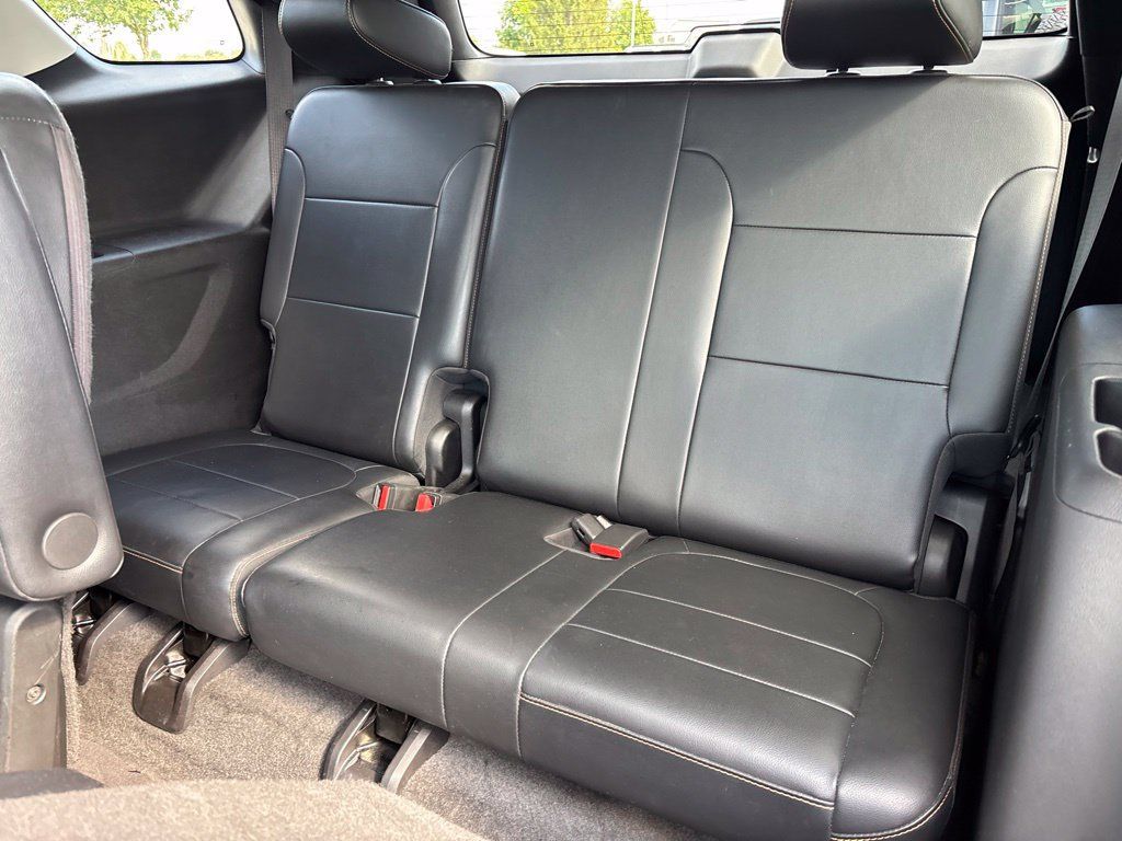 Used 2018 Chevrolet Traverse Premier w/ Redline Edition AWD/4WD image 16