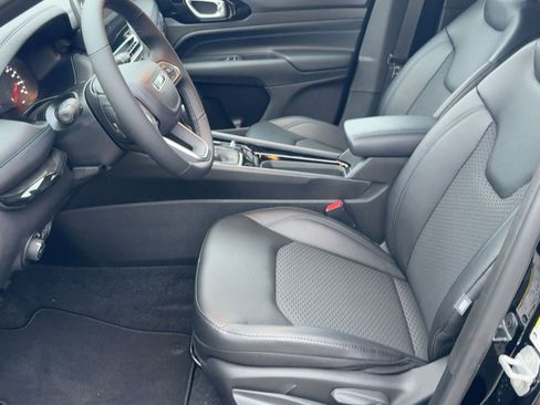 New 2026 Jeep Compass Latitude image 5