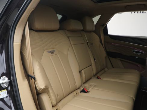 New 2026 Bentley Bentayga AWD/4WD image 31