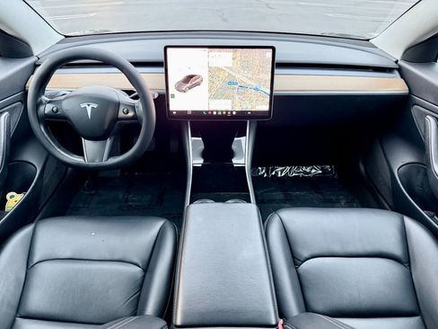 Used 2018 Tesla Model 3 Long Range RWD image 9