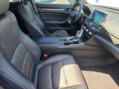 Used 2018 Honda Accord Sport image 19