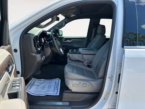 Used 2024 GMC Sierra 1500 SLT RWD image 8