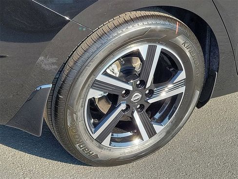 New 2025 Nissan Sentra SV image 3