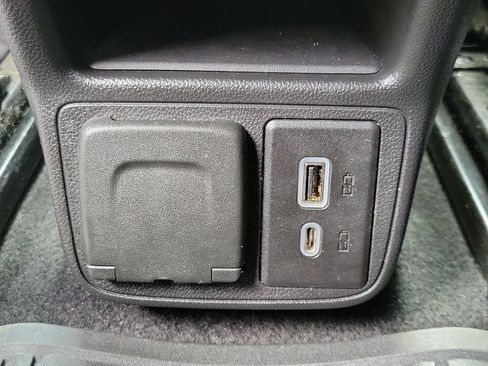 Used 2021 Chevrolet TrailBlazer LT w/ Convenience Package FWD image 13