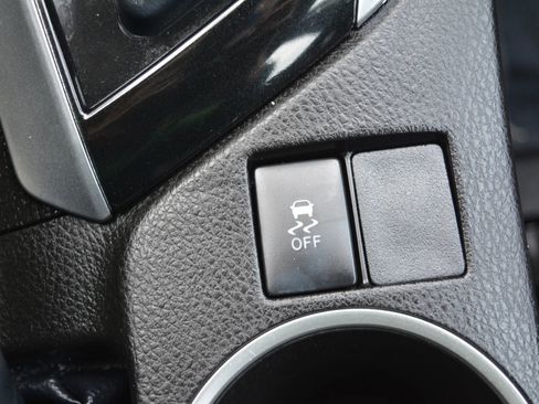 Used 2018 Toyota Corolla LE image 21