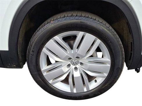 Used 2019 Volkswagen Atlas SE w/ Towing Package image 9