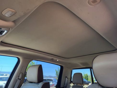 Used 2019 RAM 1500 Laramie AWD/4WD image 14