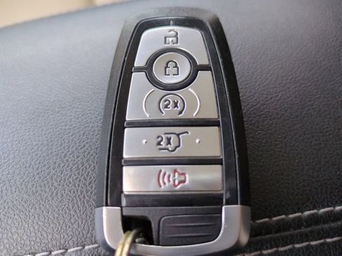 Used 2021 Ford Escape Titanium image 32