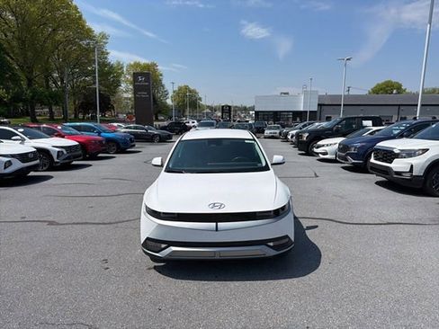 Used 2024 Hyundai Ioniq 5 SEL image 1