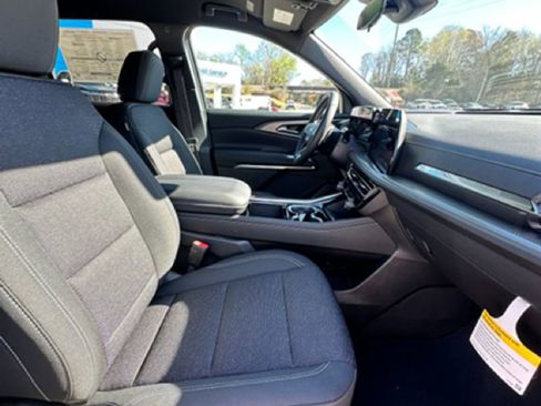 New 2026 Chevrolet Traverse LT image 18