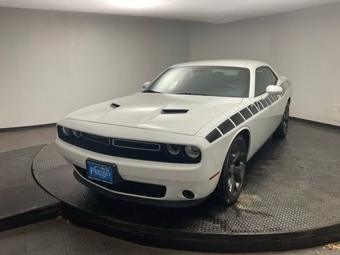 Used 2018 Dodge Challenger SXT w/ Driver Convenience Group image 3