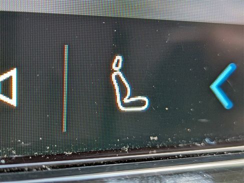 Certified 2025 Volvo XC60 B5 Core image 25